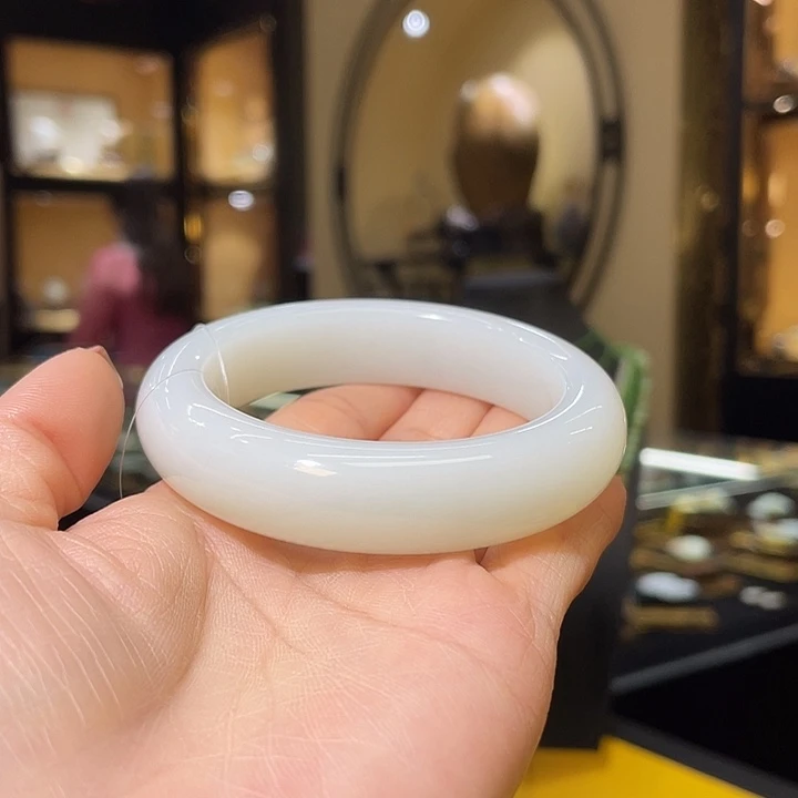 和田玉手镯未镶嵌54.6#76.91g
