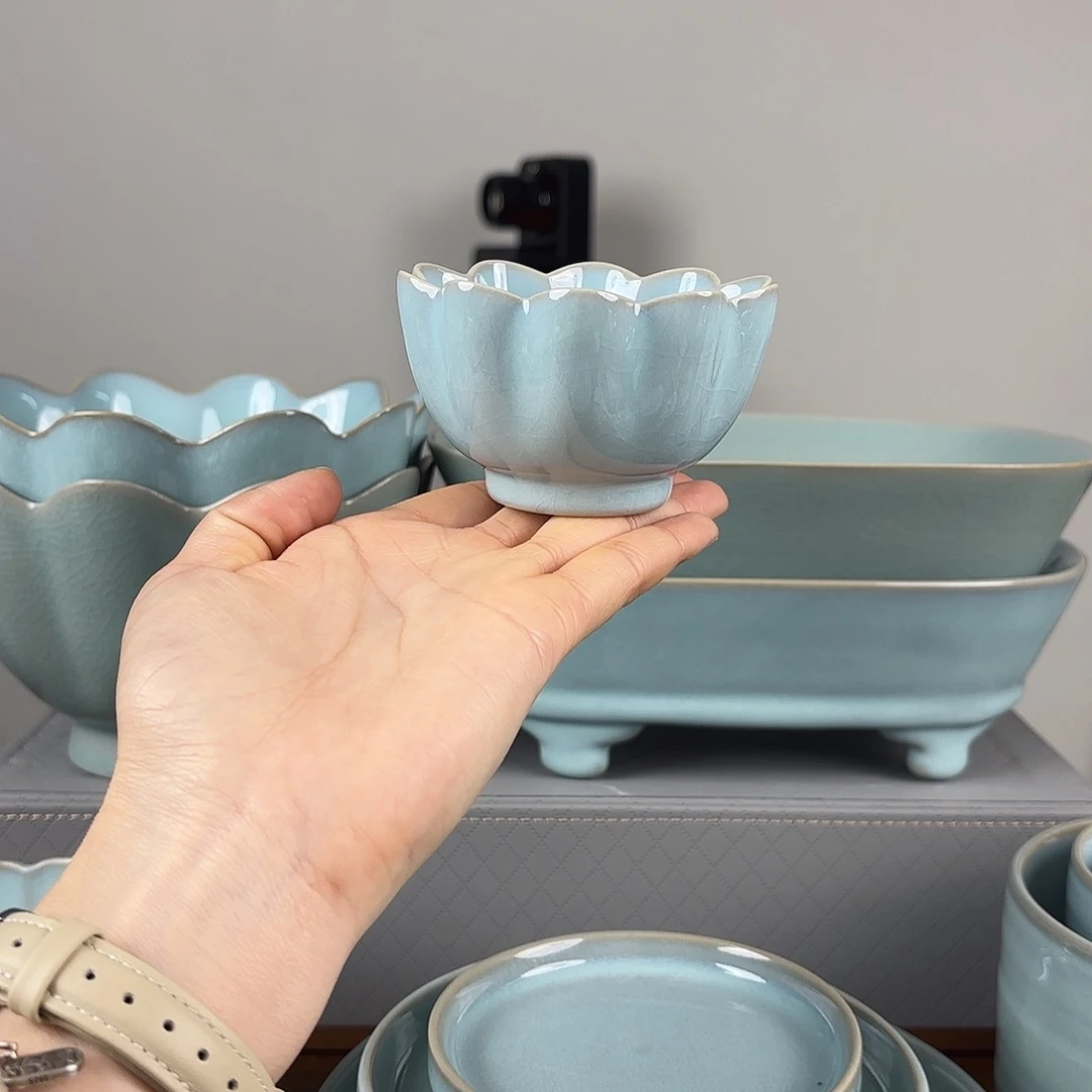 摆件天青釉小号莲花碗