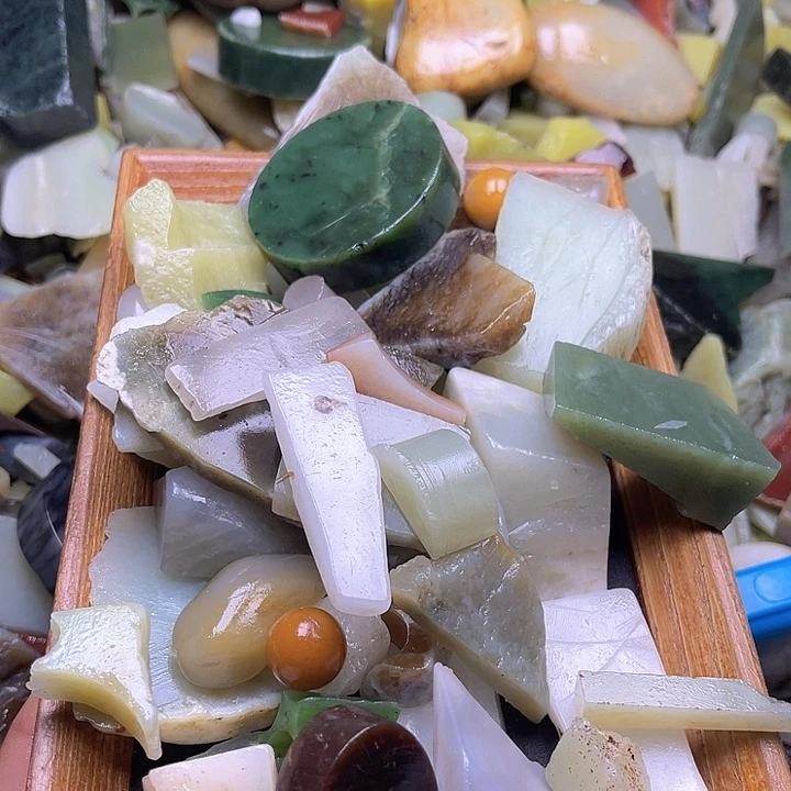 八***尼边角料等产品的生产