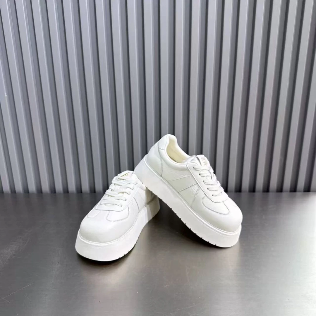 新款气质休闲百搭女士休闲鞋B/CC/5202