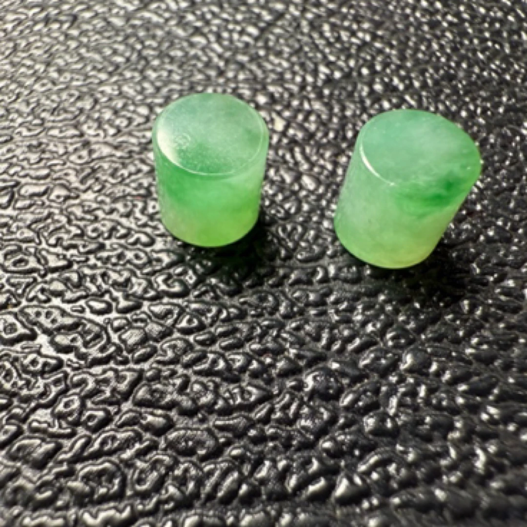 天然缅甸翡翠A货冰飘绿花小桶珠一对直径6.8mm高7.2mm