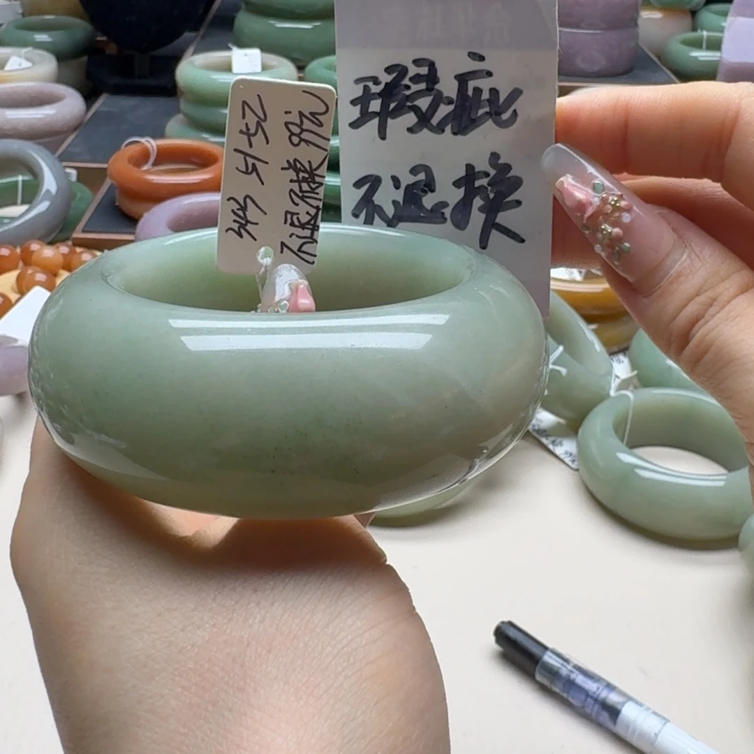 石英质玉未镶嵌手镯