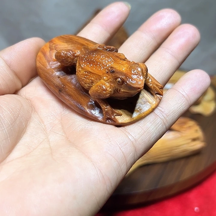 柏木（崖柏）刘*究崖柏手工雕刻呱呱