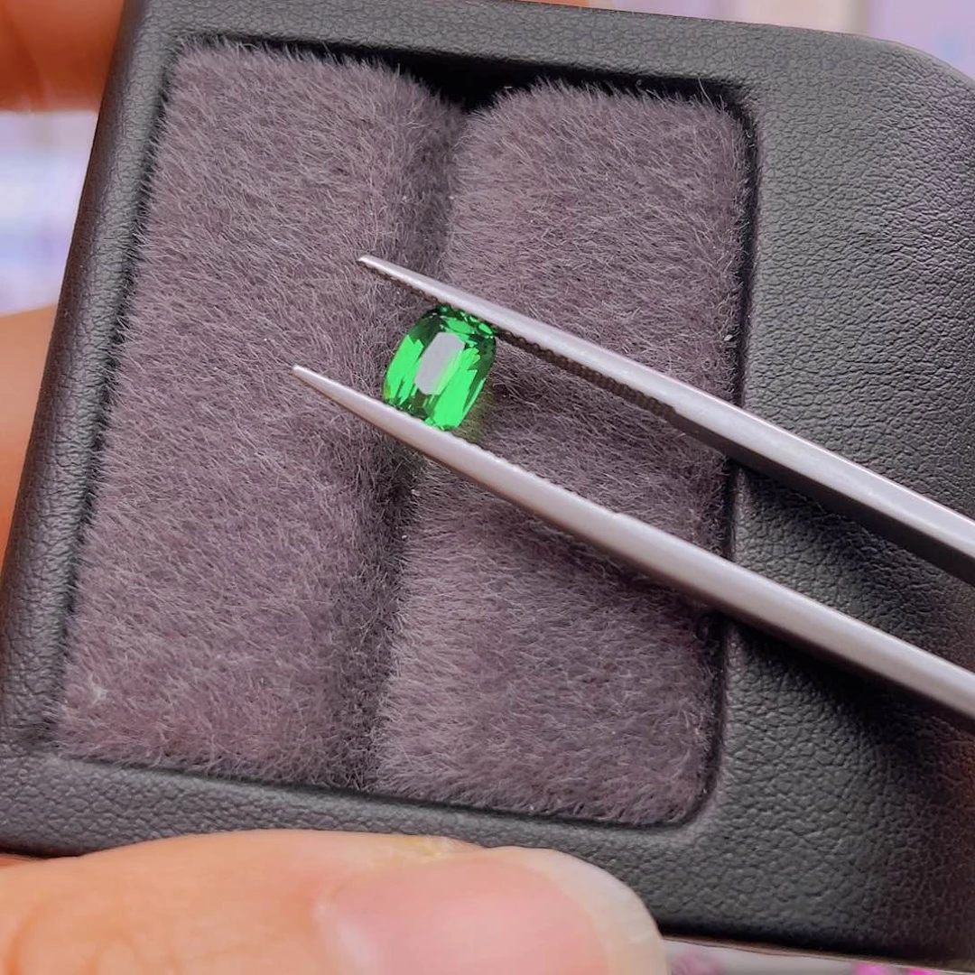 石榴石裸石未镶嵌顶级莎弗莱1.05ct