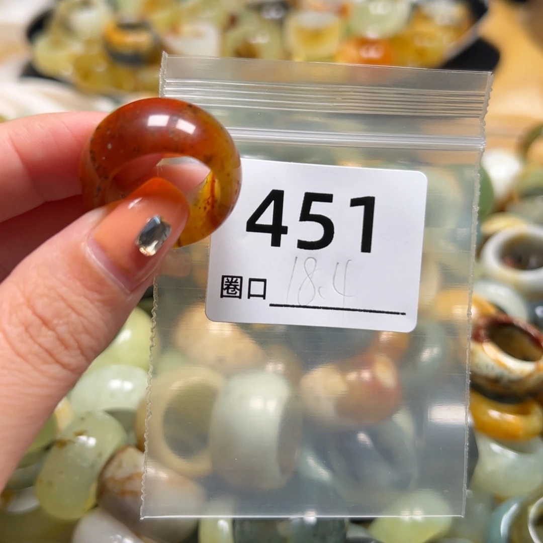 一***埃蛇纹石玉未镶嵌戒指