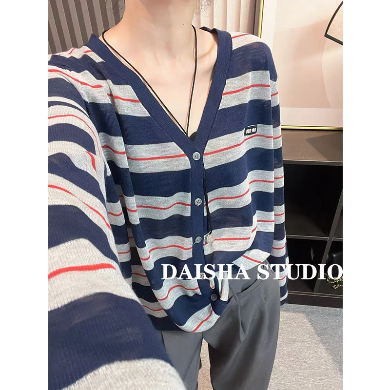 早秋新款V领条纹长袖针织开衫女外搭宽松休闲显瘦百搭薄款上衣641