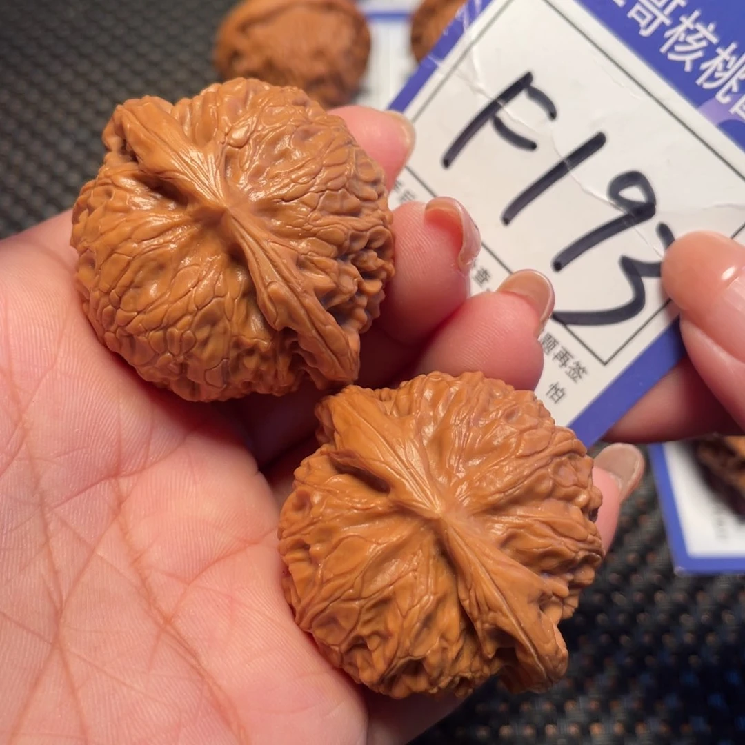 桃核把件193号宫灯42尺