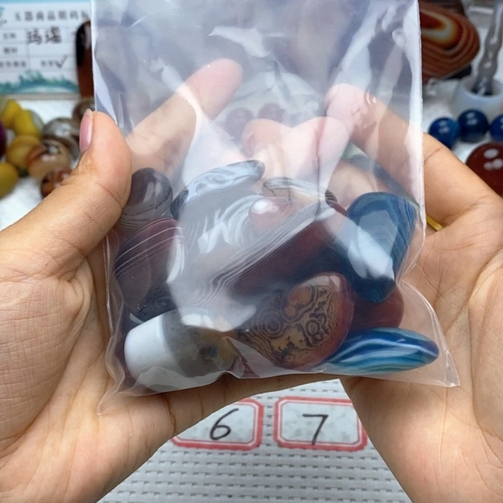 易***坤未镶嵌颈饰玛瑙/玉髓