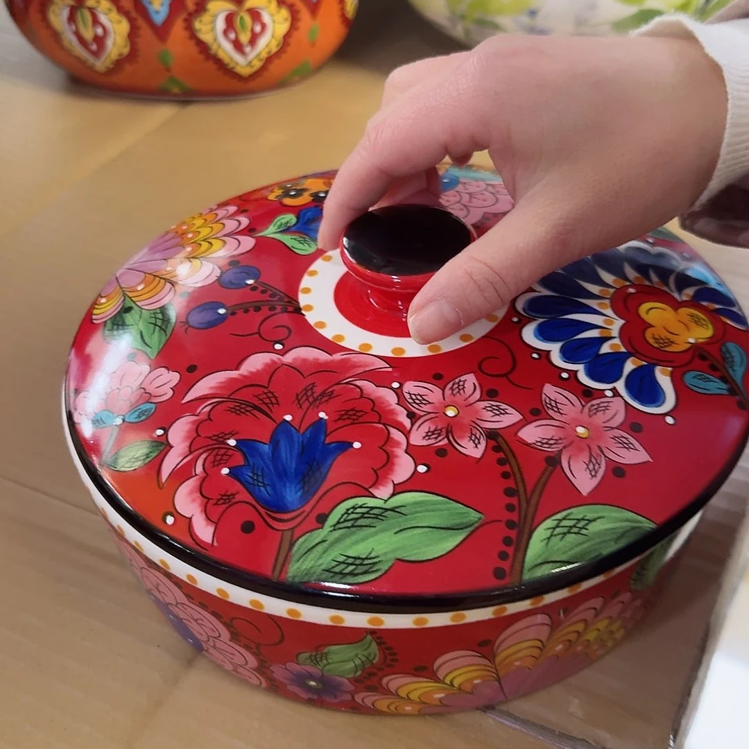 瓷9英寸红奥克盖碗一只