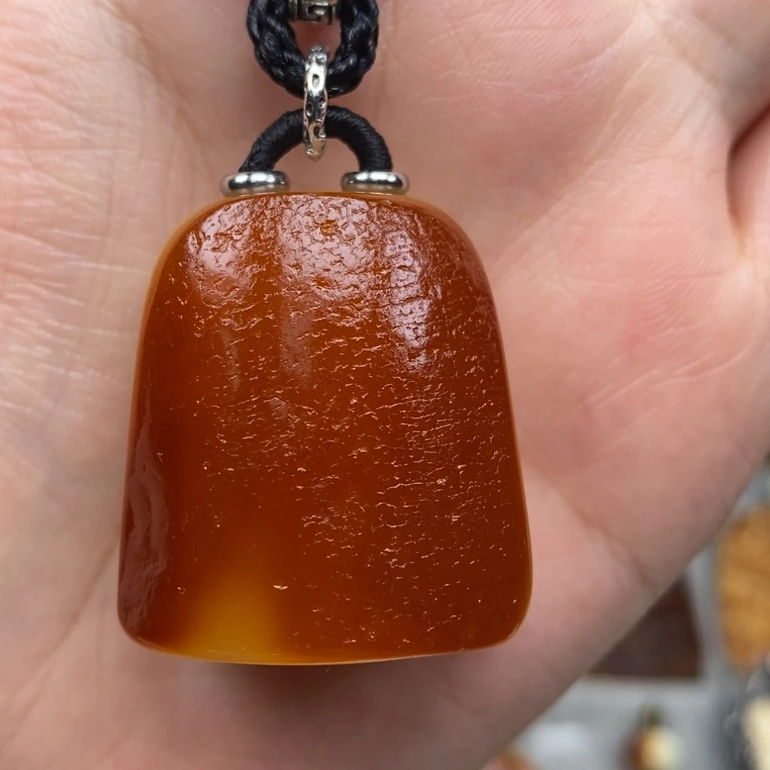 未镶嵌吊坠(赠链)琥珀