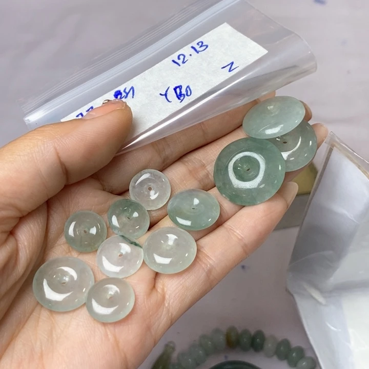 听***說定制翡翠未镶嵌不退
