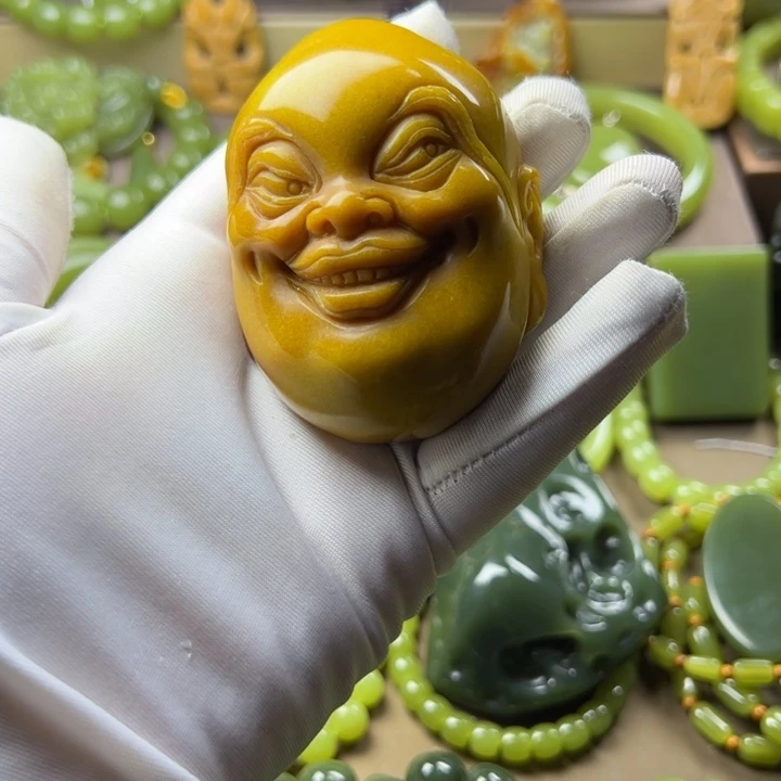 未镶嵌岫岩老玉（透闪石质玉）挂件