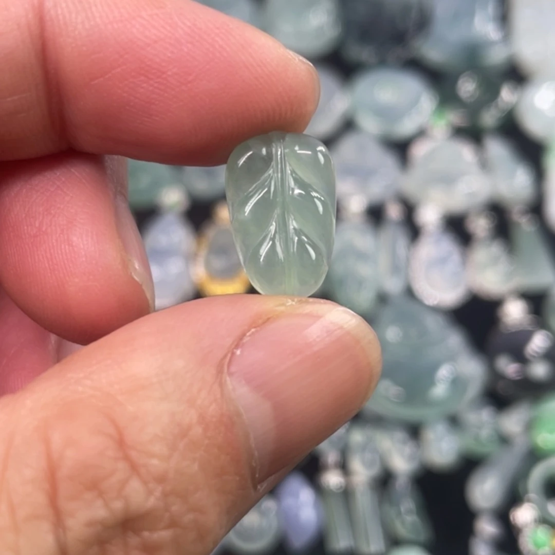 【闪购商品】翡翠颈饰未镶嵌翡翠