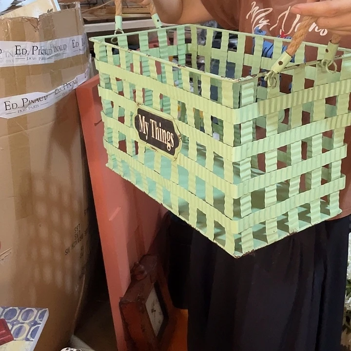 太*义陶瓷花瓶，部分微瑕