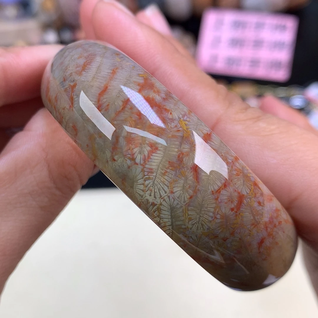 【闪购商品】颈饰未镶嵌硅化珊瑚（珊瑚玉）32号精美手镯53圈口