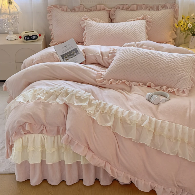 2025新款牛奶绒床裙四件套冬款粉色被套带花边床罩加厚保暖珊瑚绒