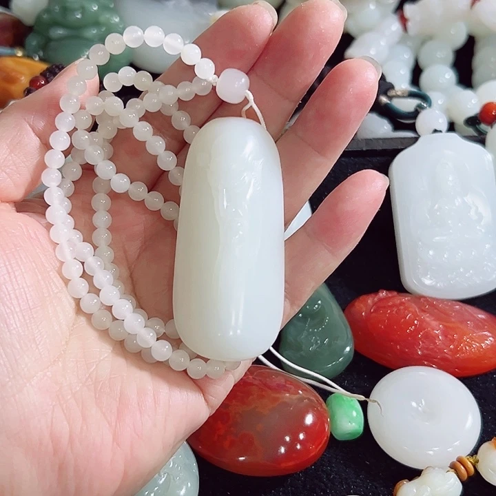 和田玉颈饰未镶嵌天****