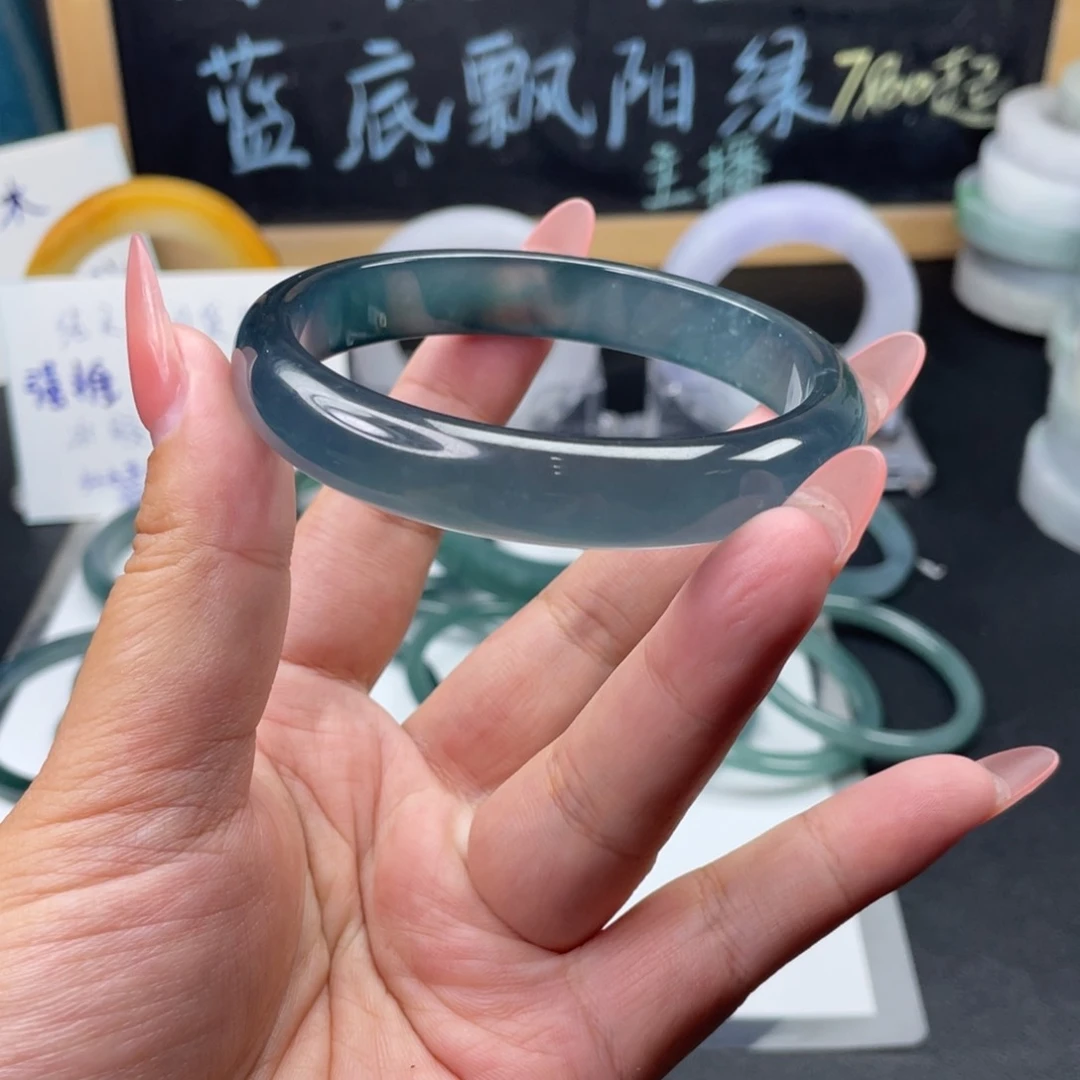 为****定制翡翠手镯定制未镶嵌