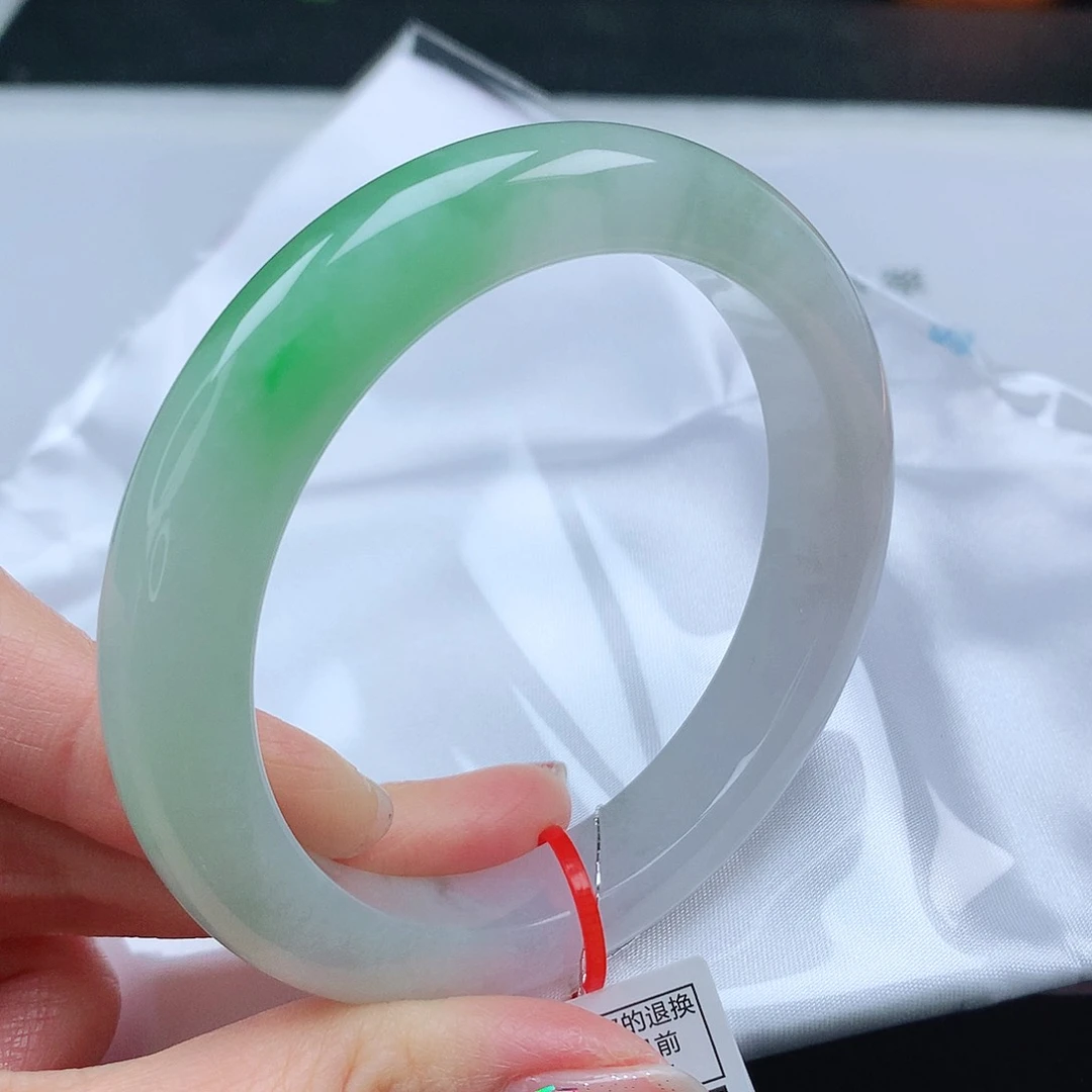 翡翠手镯未镶嵌57圈