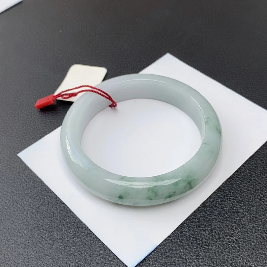 翡翠手镯未镶嵌天然翡翠手镯