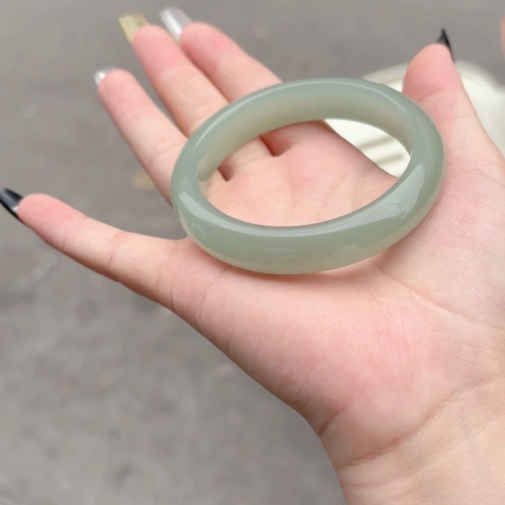 东陵石手镯未镶嵌