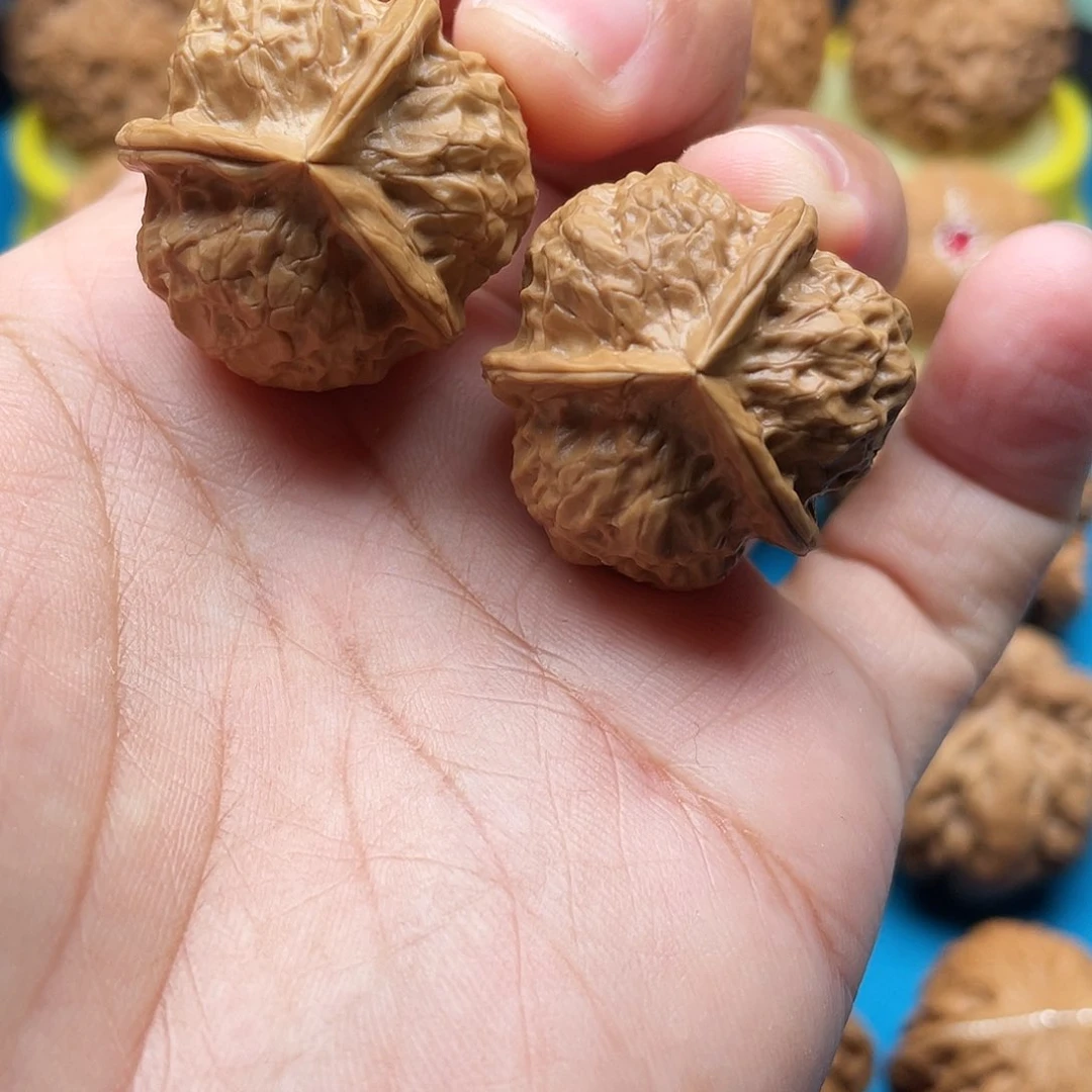 文玩核桃把件三棱野生28