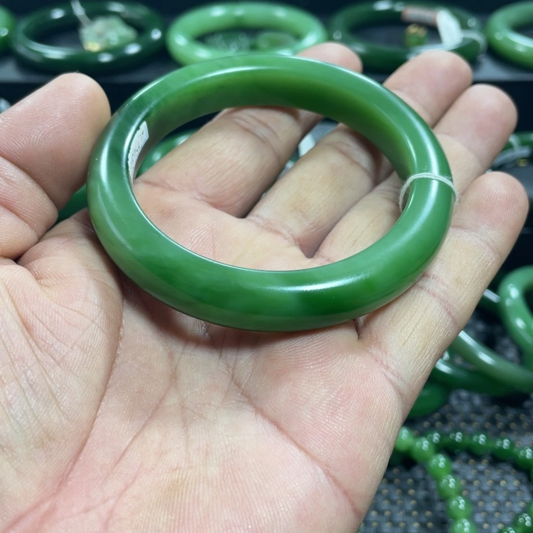 和田玉（碧玉）未镶嵌手镯