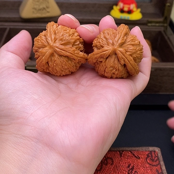 μ***把件文玩核桃白奔