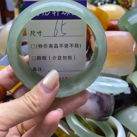 未镶嵌手镯石英质玉