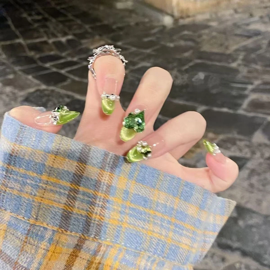 夏季这款苹果绿歪心法式猫眼美甲纯手工美甲甲高美甲甲片穿戴美甲