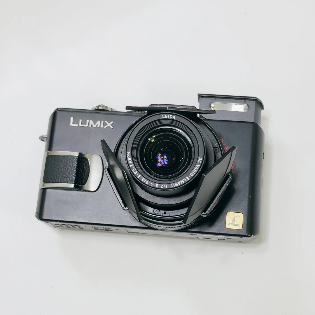 9新 Panasonic/松下 lx2日版1000万像素4倍变焦复古感冷白皮
