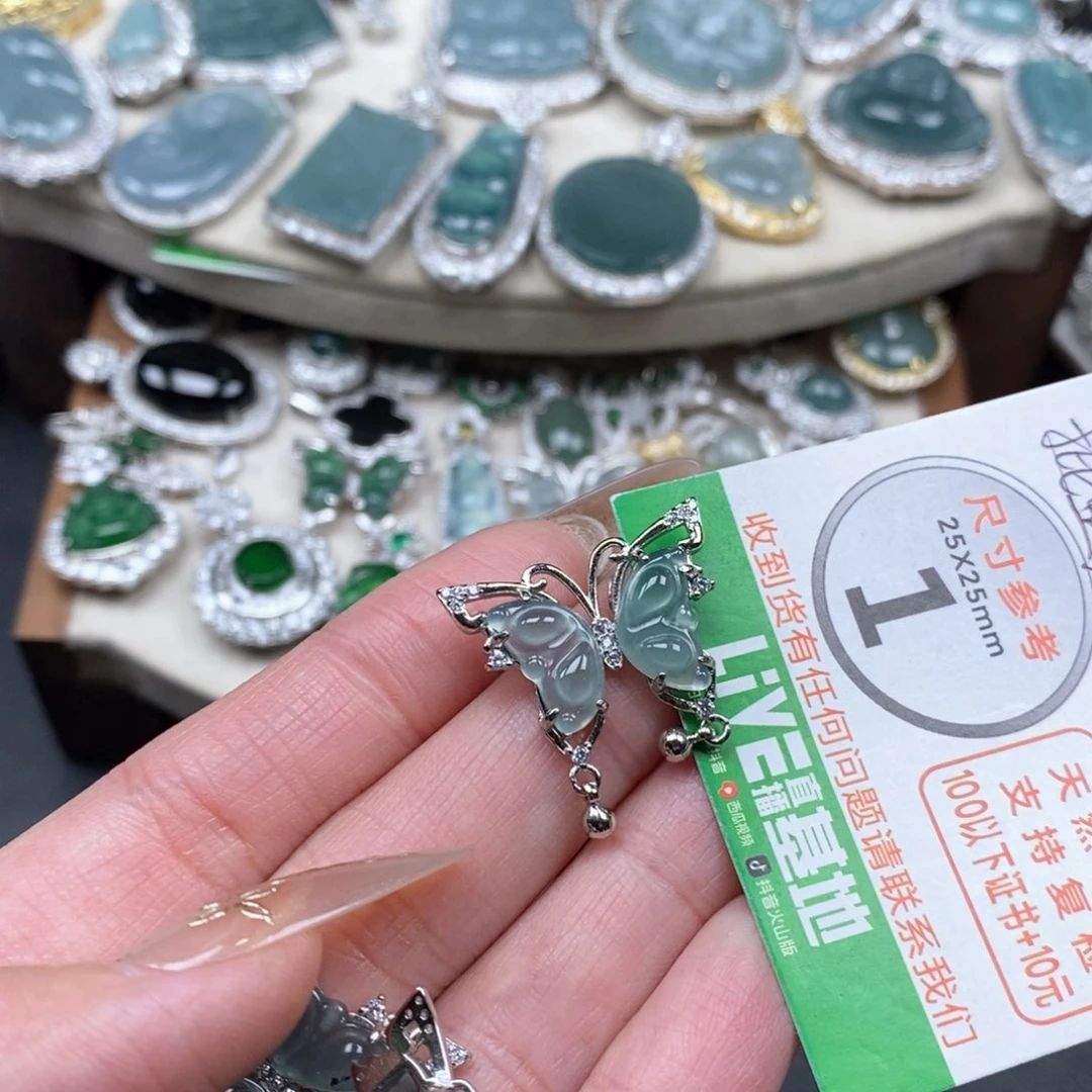 翡翠颈饰未镶嵌翡翠