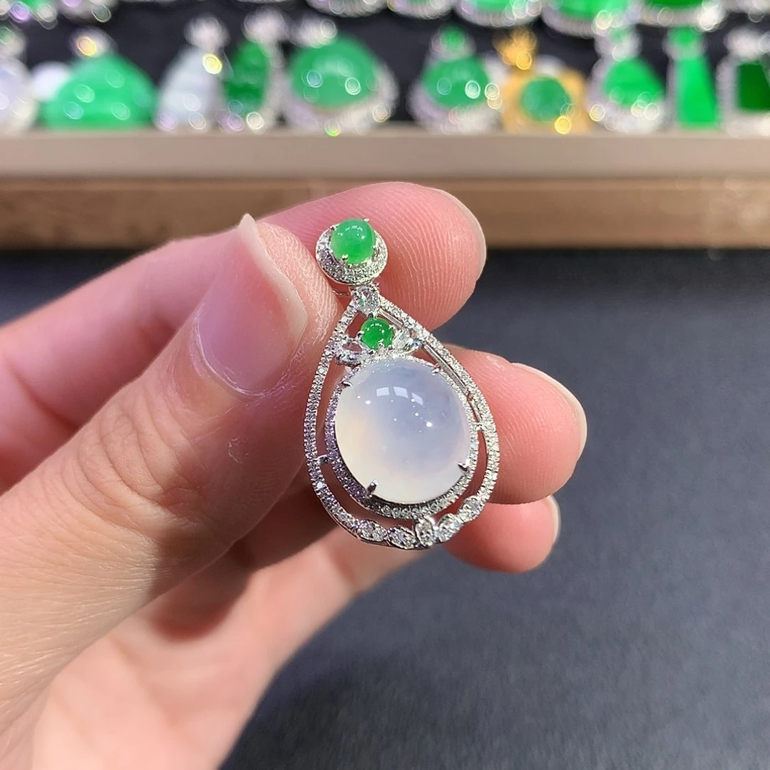 翡翠18K金镶嵌吊坠(赠链)