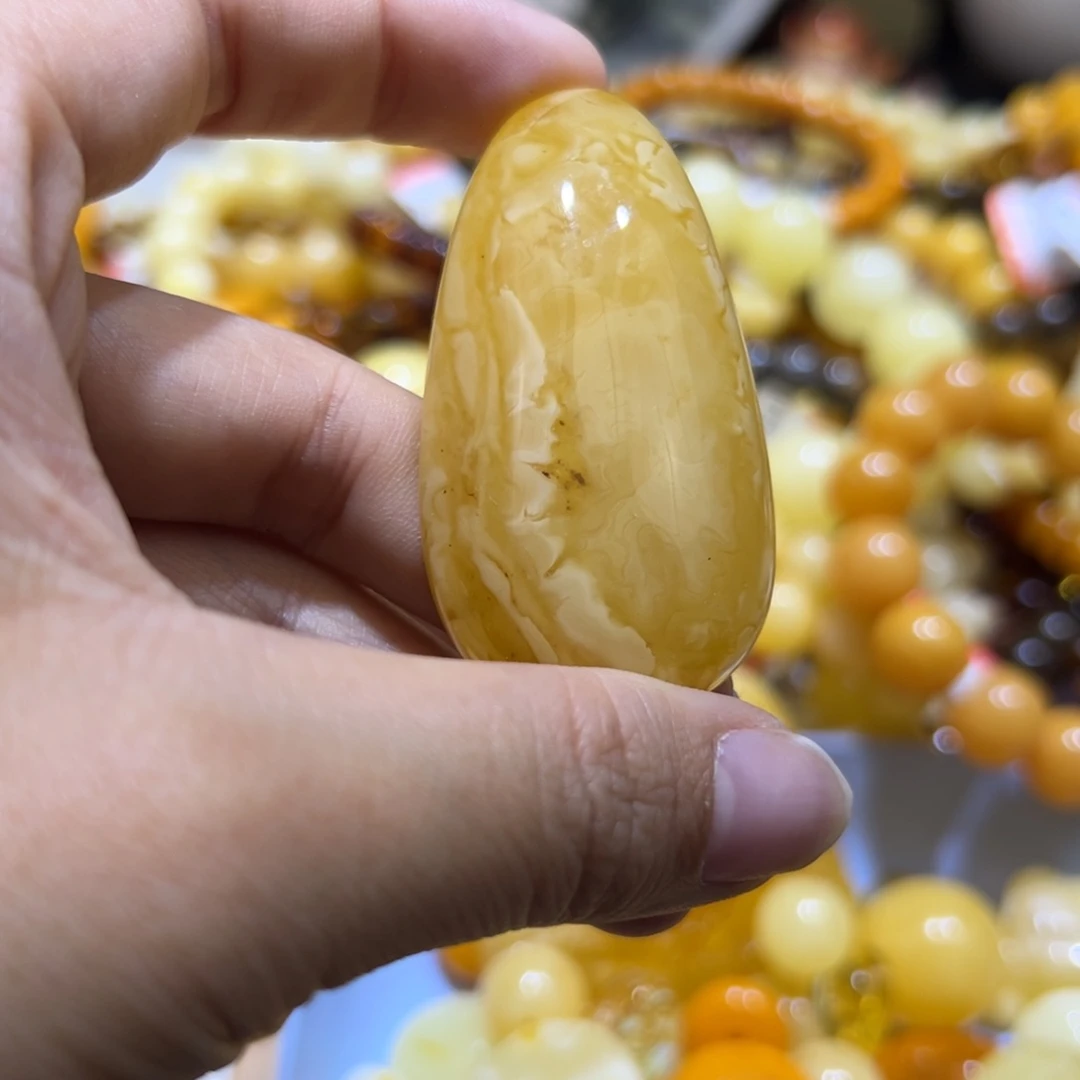 琥珀珠宝奇石未镶嵌