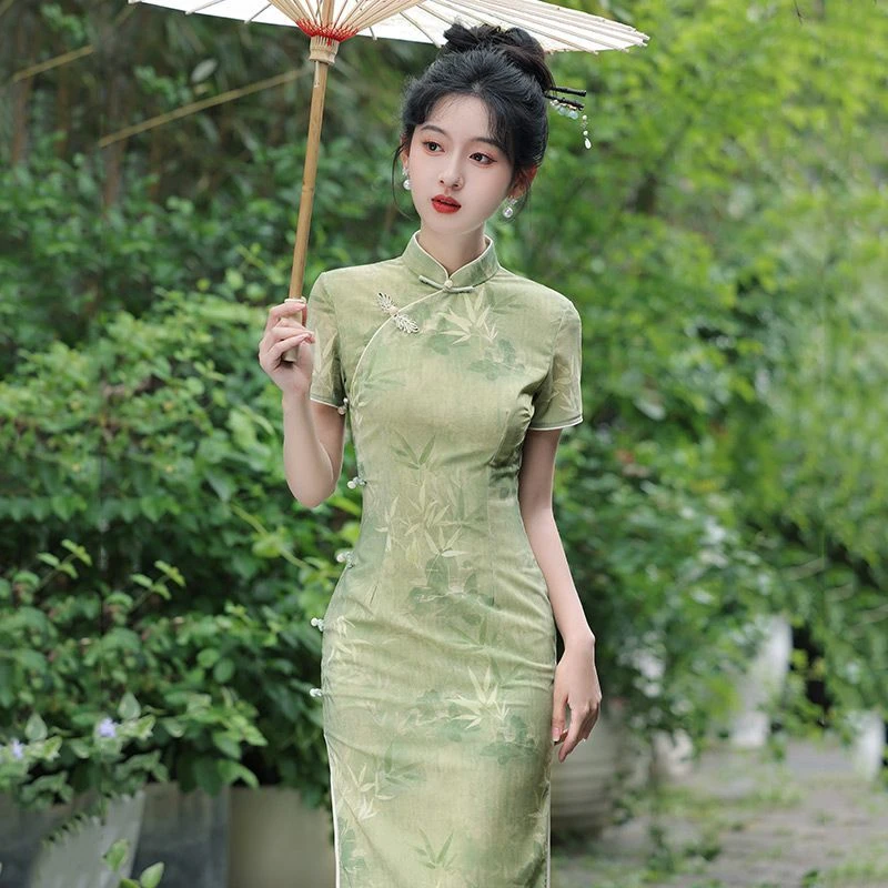 绿色送考国风中式长款旗袍2025新款年轻款女复古修身短袖走秀夏季