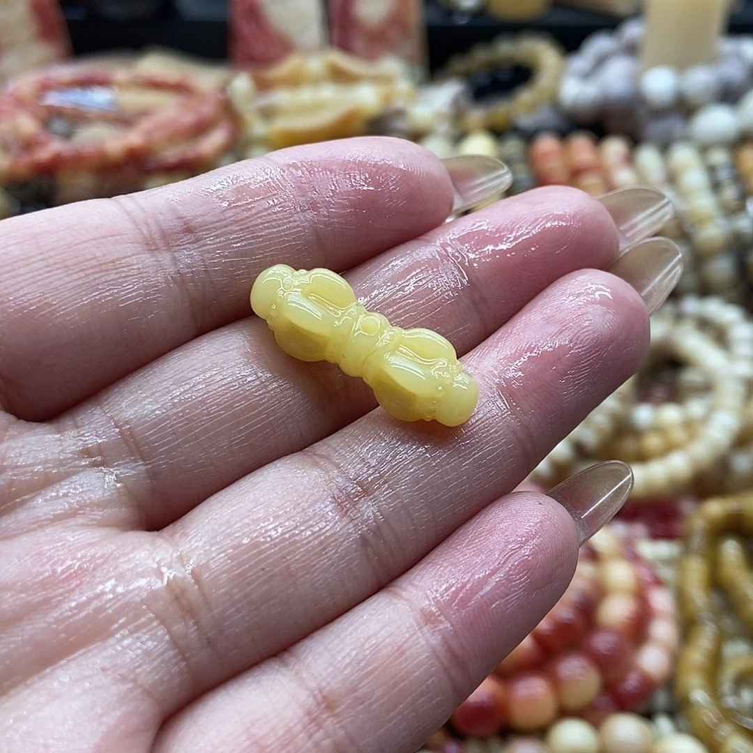 驼骨其他背云侧挂黄透料