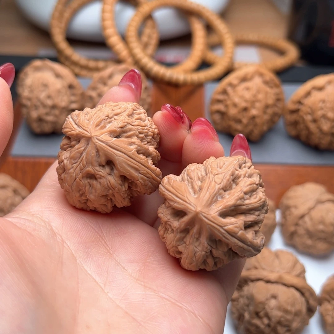 文玩核桃把件虎头王37