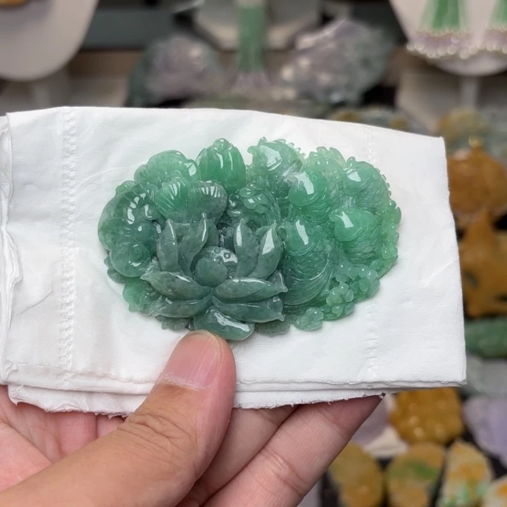 翡翠未镶嵌颈饰吊坠