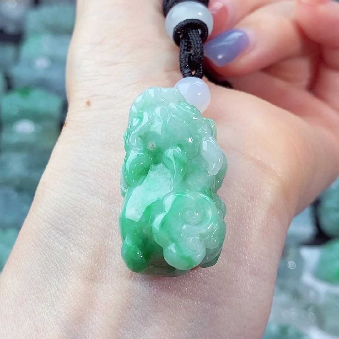 颈饰未镶嵌翡翠天然