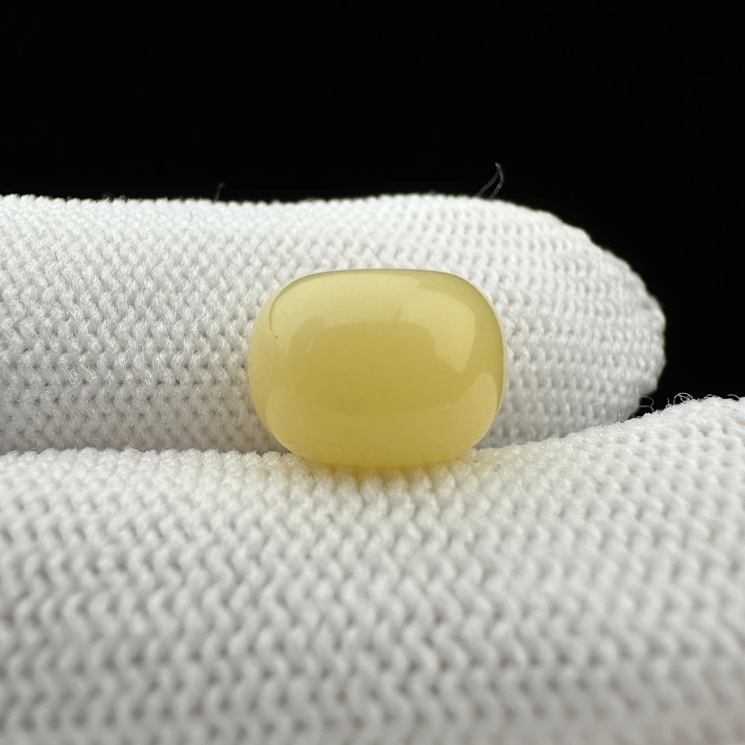 B8890【瑕疵】天然原矿蜜蜡 老型10.6*7.6mm支持复检假一罚十
