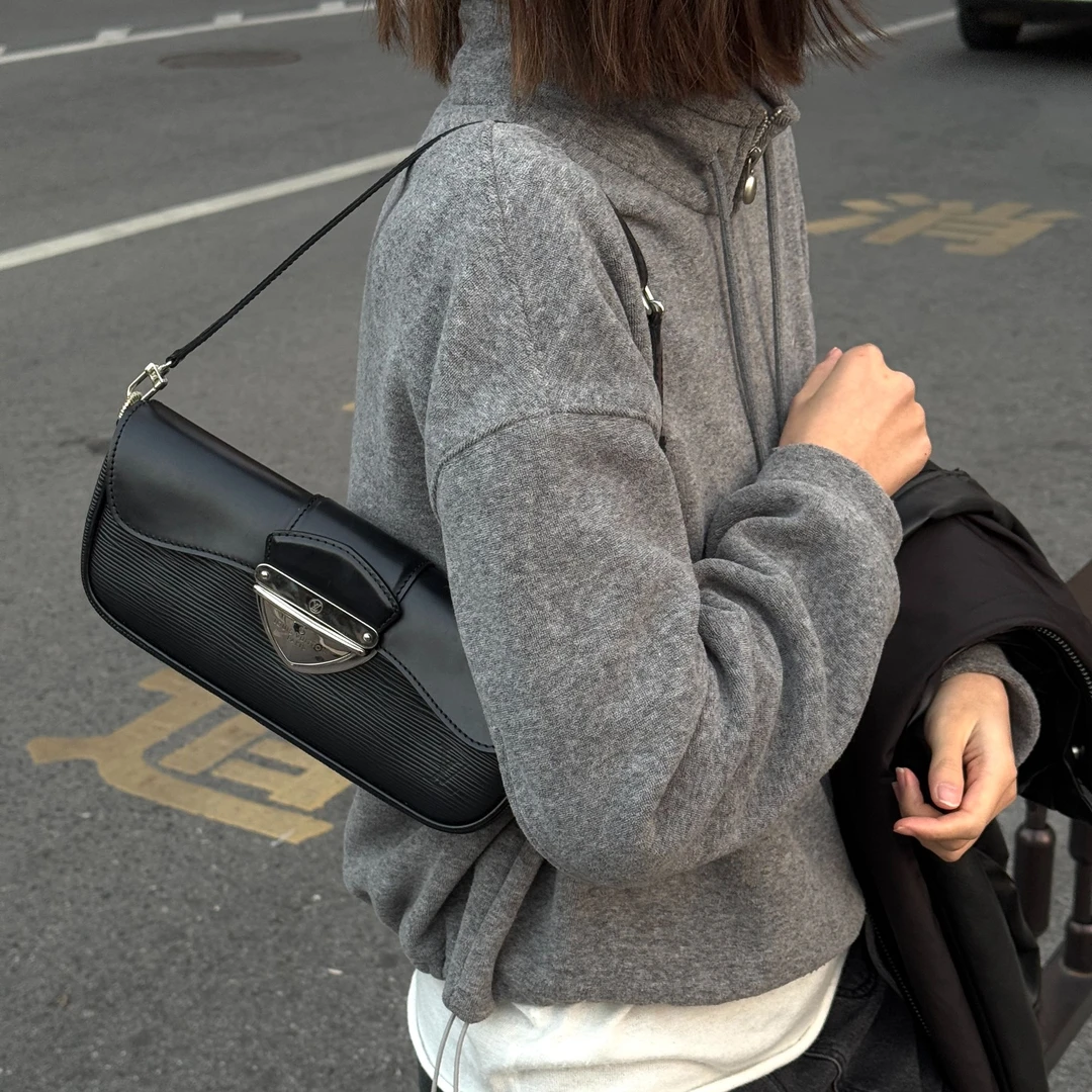 95新 LouisVuitton/路易威登 11346626 LV水波纹法棍腋下包