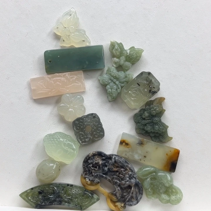 未镶嵌蛇纹石玉颈饰