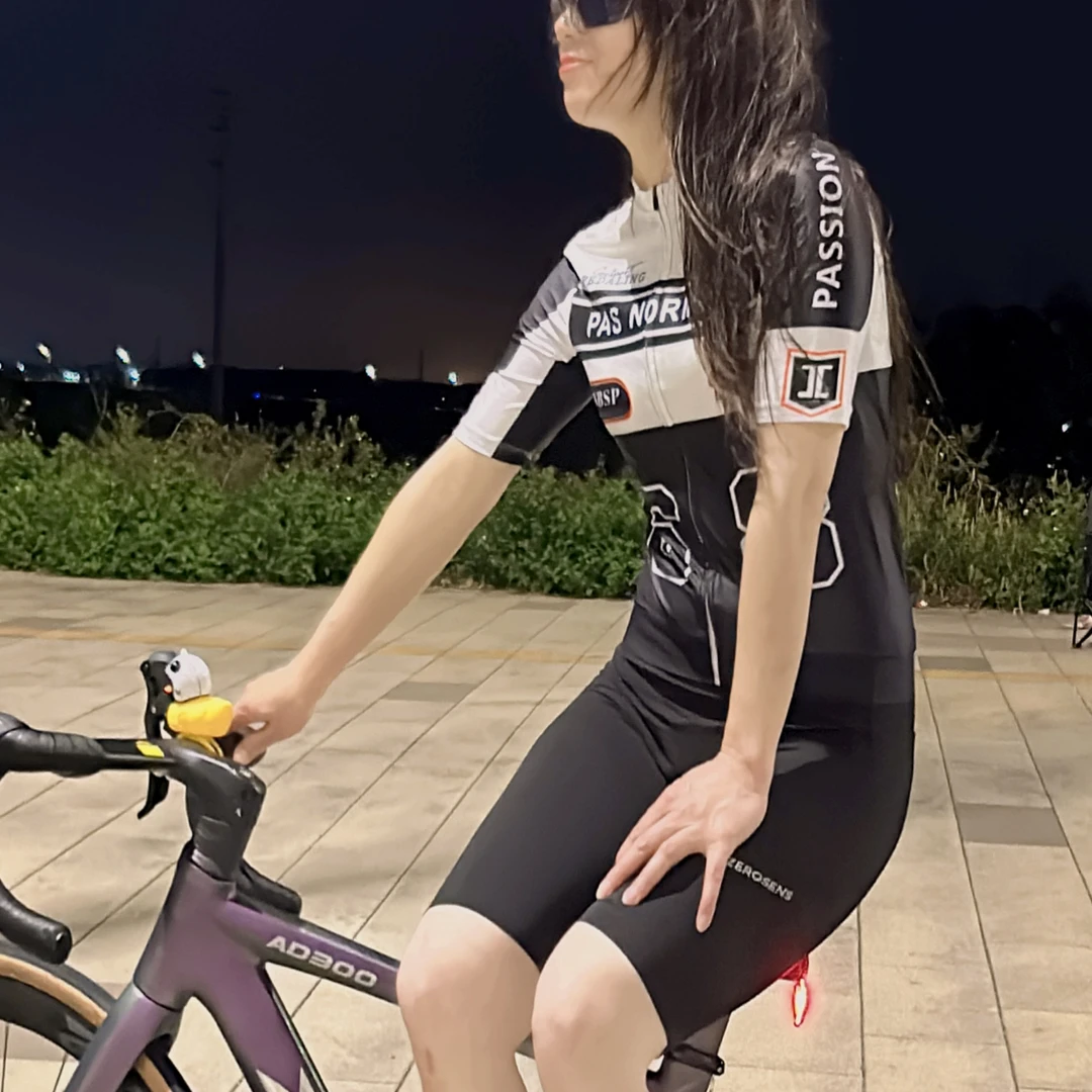 2025春夏修身显瘦透气速干公路车短袖上衣牛奶丝酷酷装男女骑行服