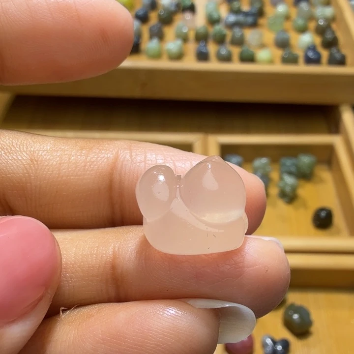 和田玉未镶嵌珠宝奇石