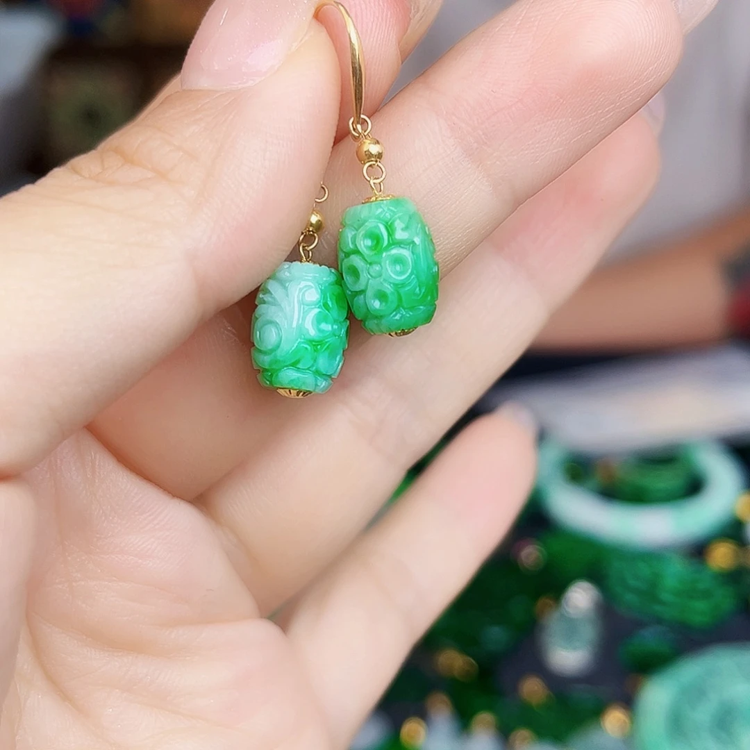 翡翠18K金镶嵌颈饰多样性