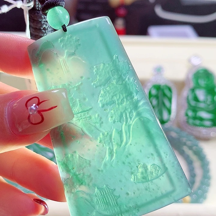 翡翠颈饰未镶嵌天然