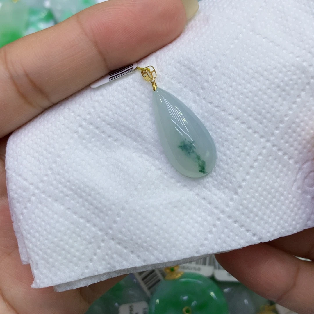 幸***星翡翠18K金镶嵌颈饰