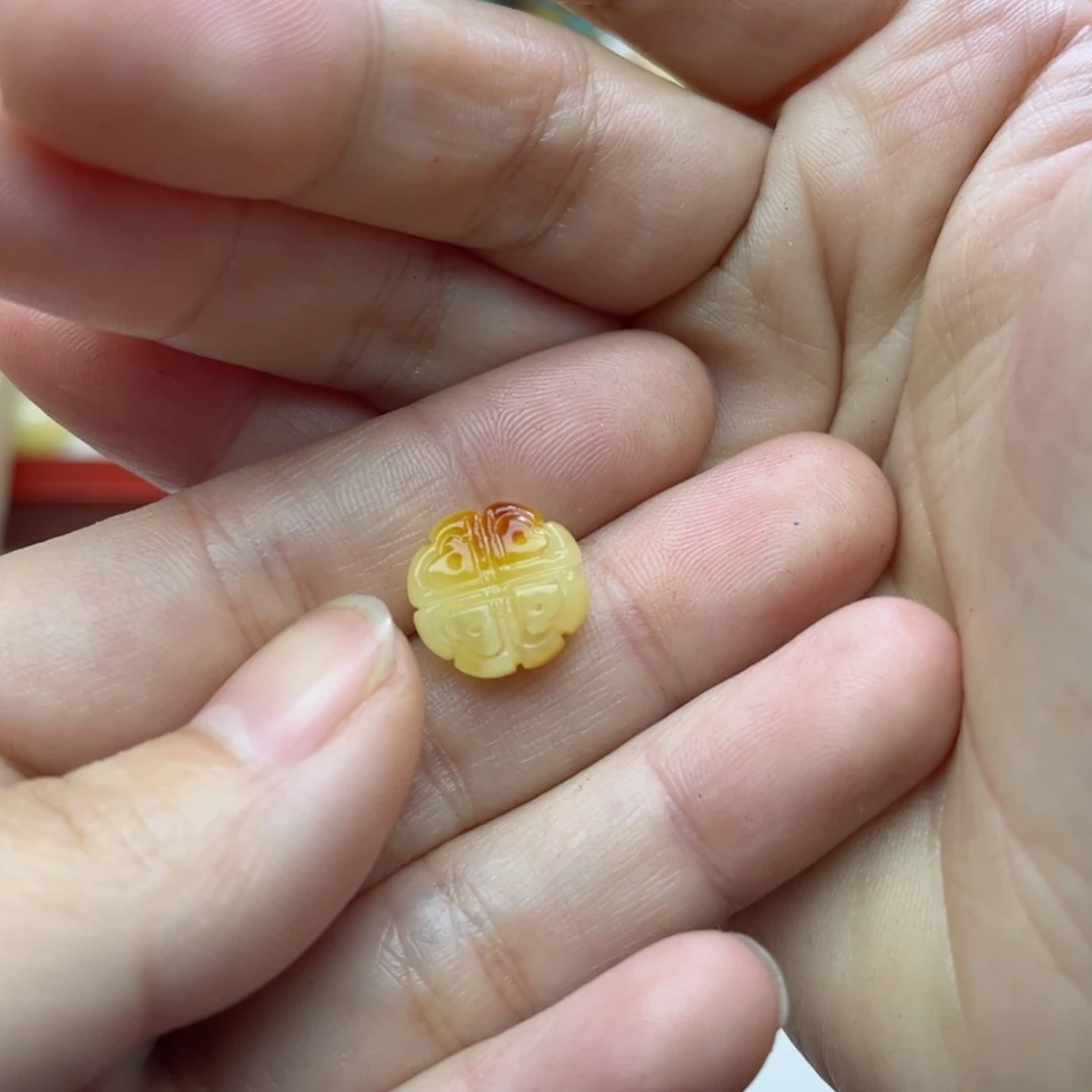 【闪购商品】蜜蜡裸石未镶嵌配饰