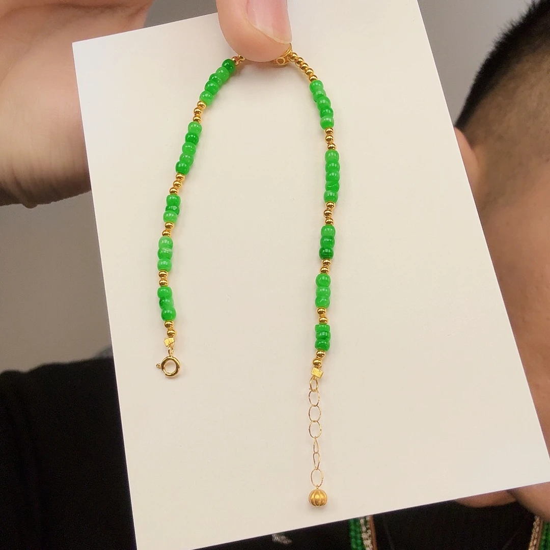 翡翠18K金镶嵌颈饰一件