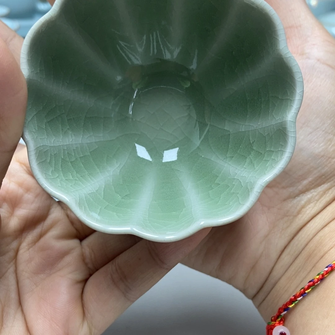 T****A赵琳豆绿花瓣杯带礼盒送茶巾